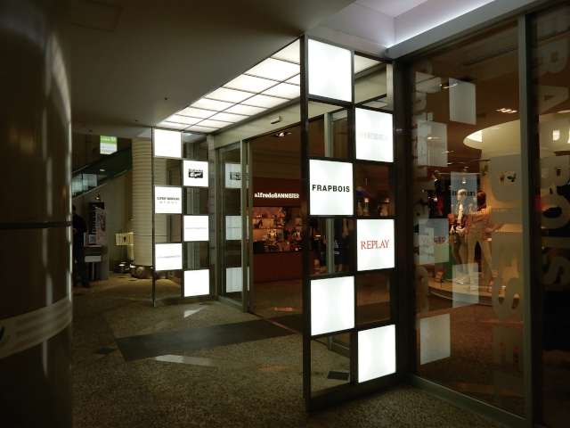 ショップの入口